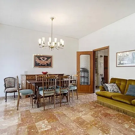 Διαμέρισμα Frati Bigi With Parking *