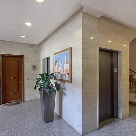 Frati Bigi With Parking Διαμέρισμα