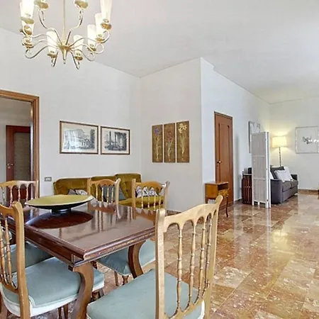 Διαμέρισμα Frati Bigi With Parking