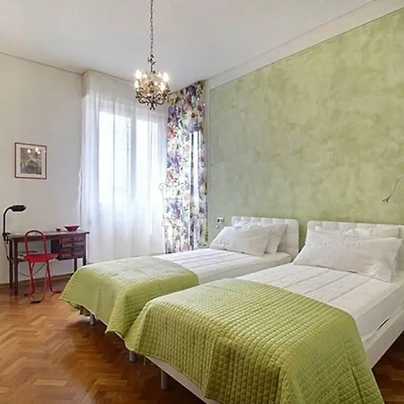 Frati Bigi With Parking *